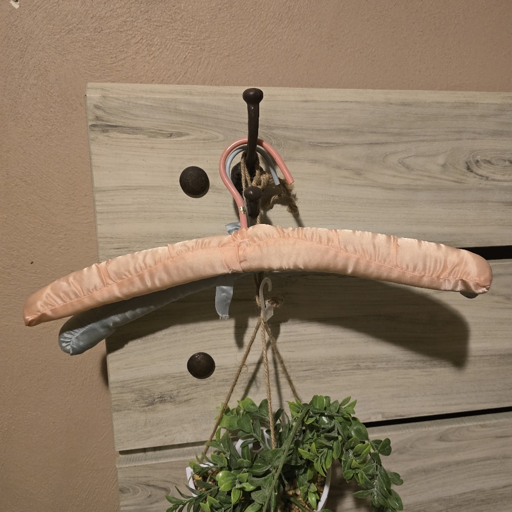 Set Of 8 Padded Hangers